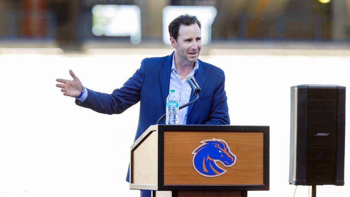 Boise State officials make position clear on signing former NFL, NBA pros