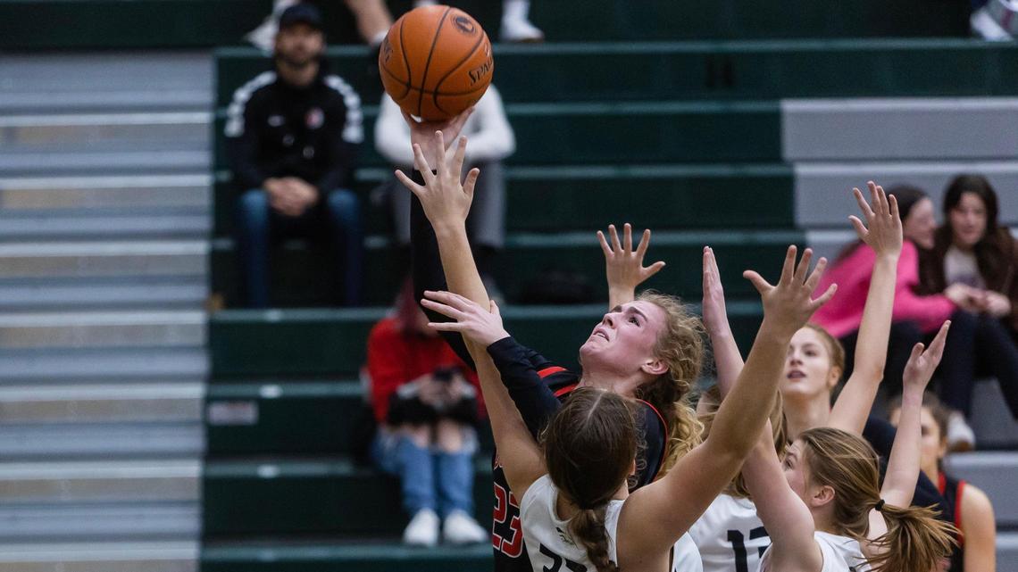 Boise junior Avery Howell scores two of her 33 points Saturday at Eagle.