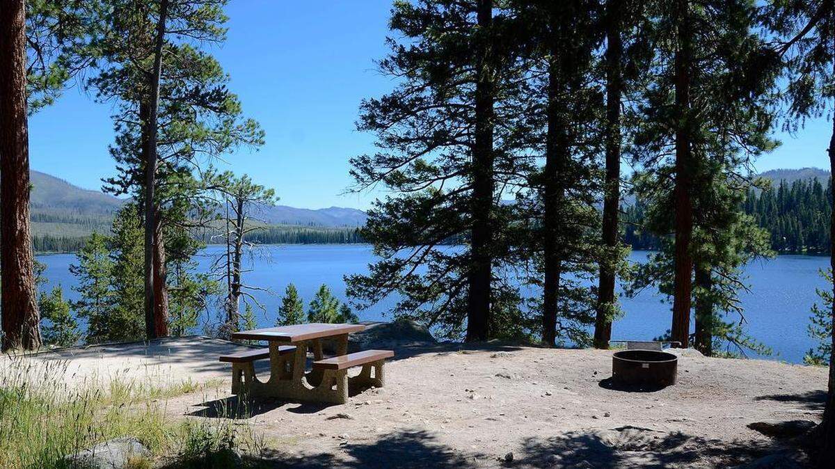 Picnic Point Campground has campsites with great views, but it’s walk-in so you can’t get to this site if you have an RV.
