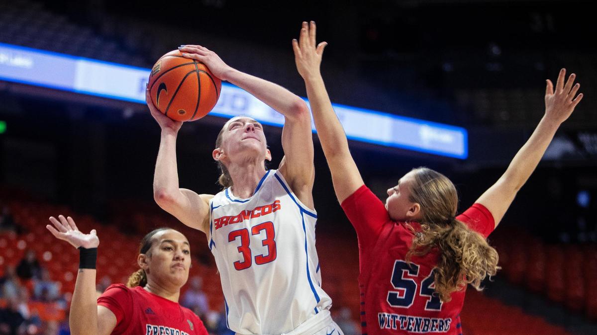 Boise State’s Abby Muse attempts a shot in the first quarter of their home game against Fresno State on Thursday at ExtraMile Arena. The Broncos won 60-53.