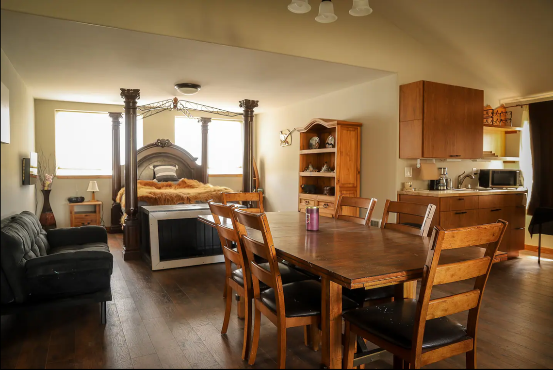 Easy access to Soldier Mountain skiing and snowmobiling, and cross country skiing and snowshoeing directly on the ranch.