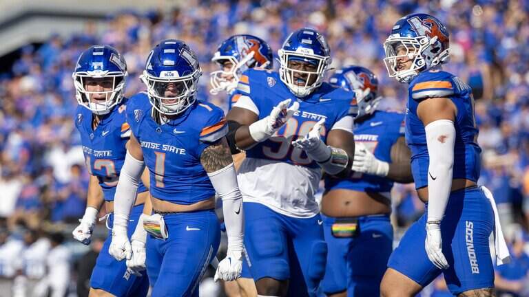 Boise State is strong favorites in Pullman. How can the Broncos make history?
