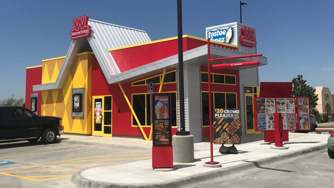 A picture of the proposed Wienerschnitzel prototype store that would be built in Meridian.