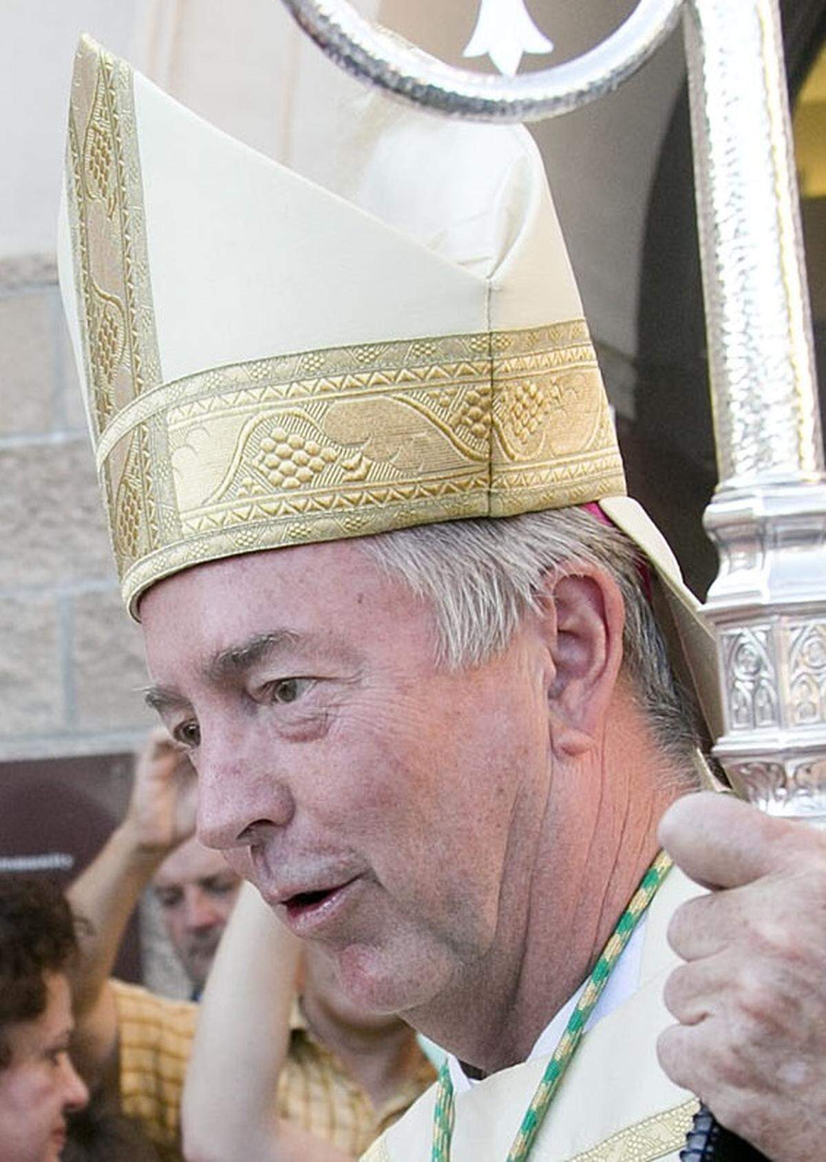 President of the Government of the Basque Country, Mr. Inigo Urkullu (left) and wife, Luc’a Arieta (middle, white shirt) talk with Most Reverend (Bishop) Peter F. Christensen (right) outside of St. Mark’s Catholic Church. The annual San Inazio Mass, conducted in English and Basque was held at St Mark’s Catholic Church for the first time. The church can seat 1,800 people. San Inazio (Saint Ignatius of Loyola) is patron saint of the Basque Country. Saturday August 1, 2015