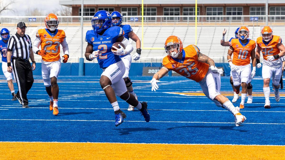 Boise State running back Ashton Jeanty scores a 75-yard rushing touchdown Saturday in the Broncos’ spring game.