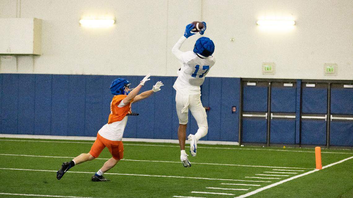 Boise State wide receiver Prince Strachan catches a pass during the Broncos’ scrimmage last weekend. He sat out last year as a gray shirt and joined the Broncos in January.