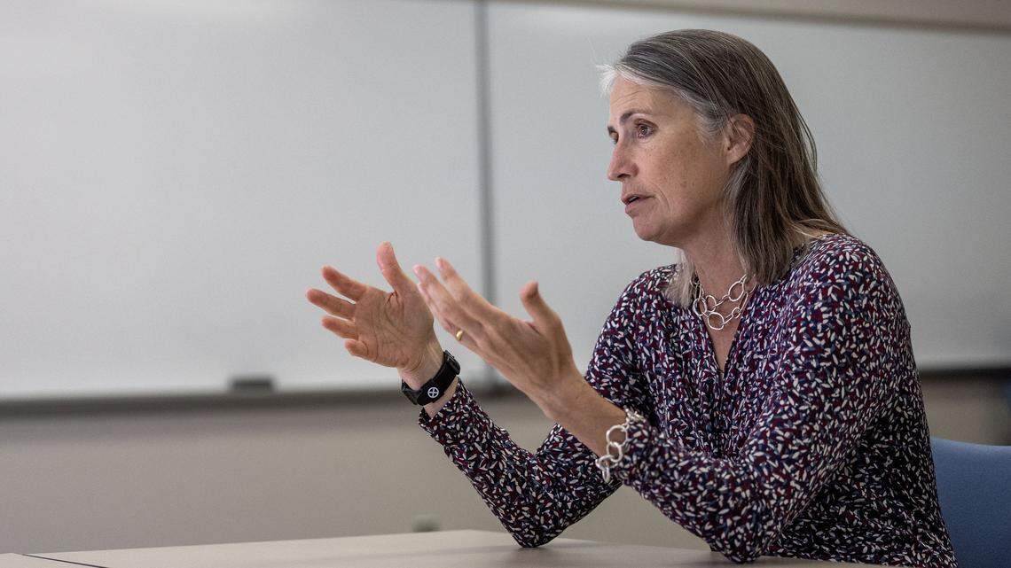 Former Trump adviser: Ukraine talks are all about ‘managing Trump’