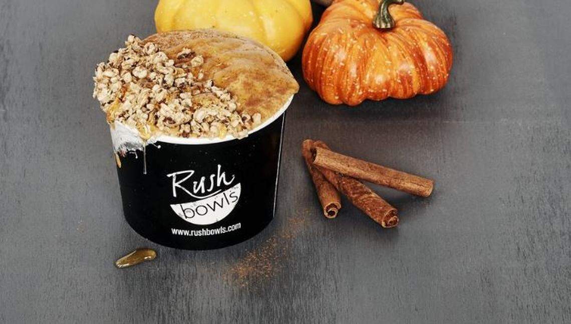 The current featured bowl is a Pumpkin Spice: Pumpkin, banana, graham cracker, cinnamon, nutmeg, milk choice and frozen yogurt (optional). It’s topped with organic granola and honey.