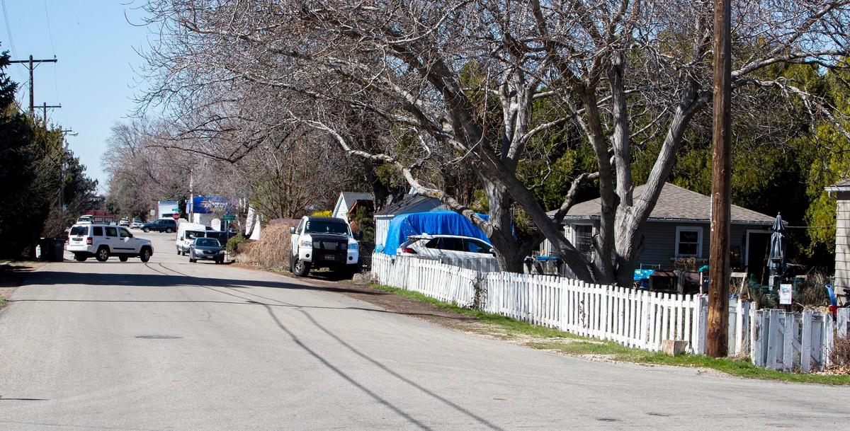 The residential neighborhoods along the Boise Bench grew up during the 1960s, when building code standards were lower. Many of the roads lack curbs and gutters.