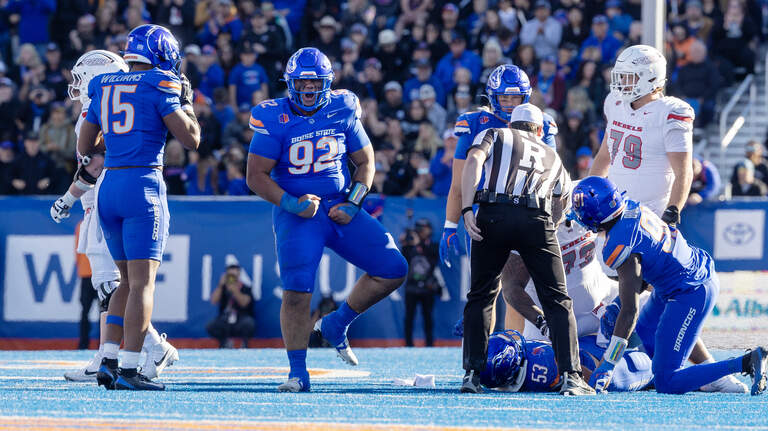 Boise State names QB2, some starting position winners after fall camp