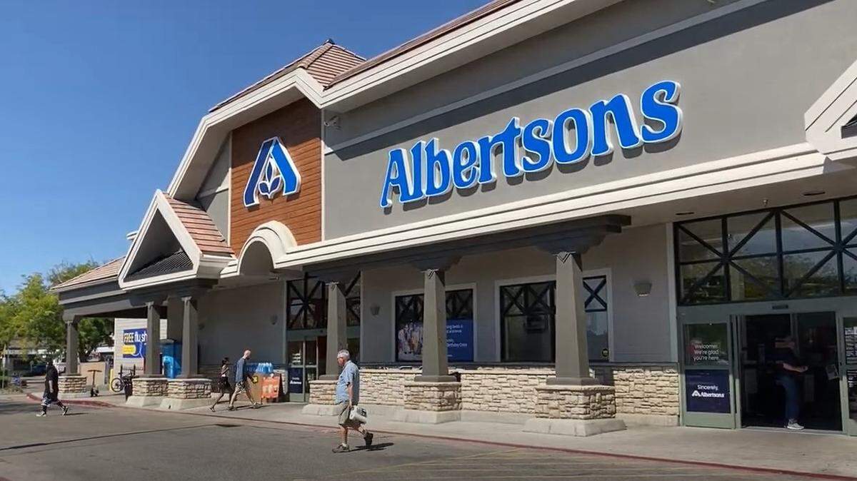 The Albertsons supermarket at 16th and State streets in downtown Boise was built on the site of founder Joe Albertson’s original 1939 store.