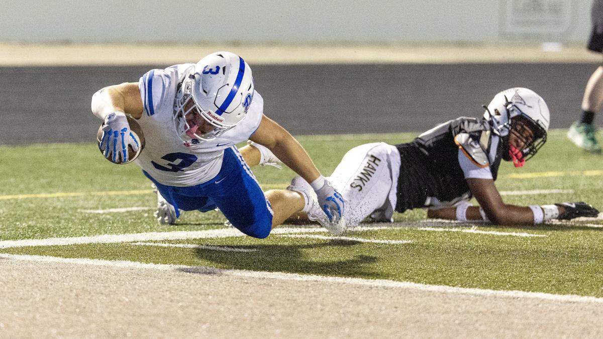 Timberline junior running back Brody Engroff makes it to the one-yard line in their game against Nelson (Ore.) held at Eagle High School, Friday, Sep. 5, 2025.