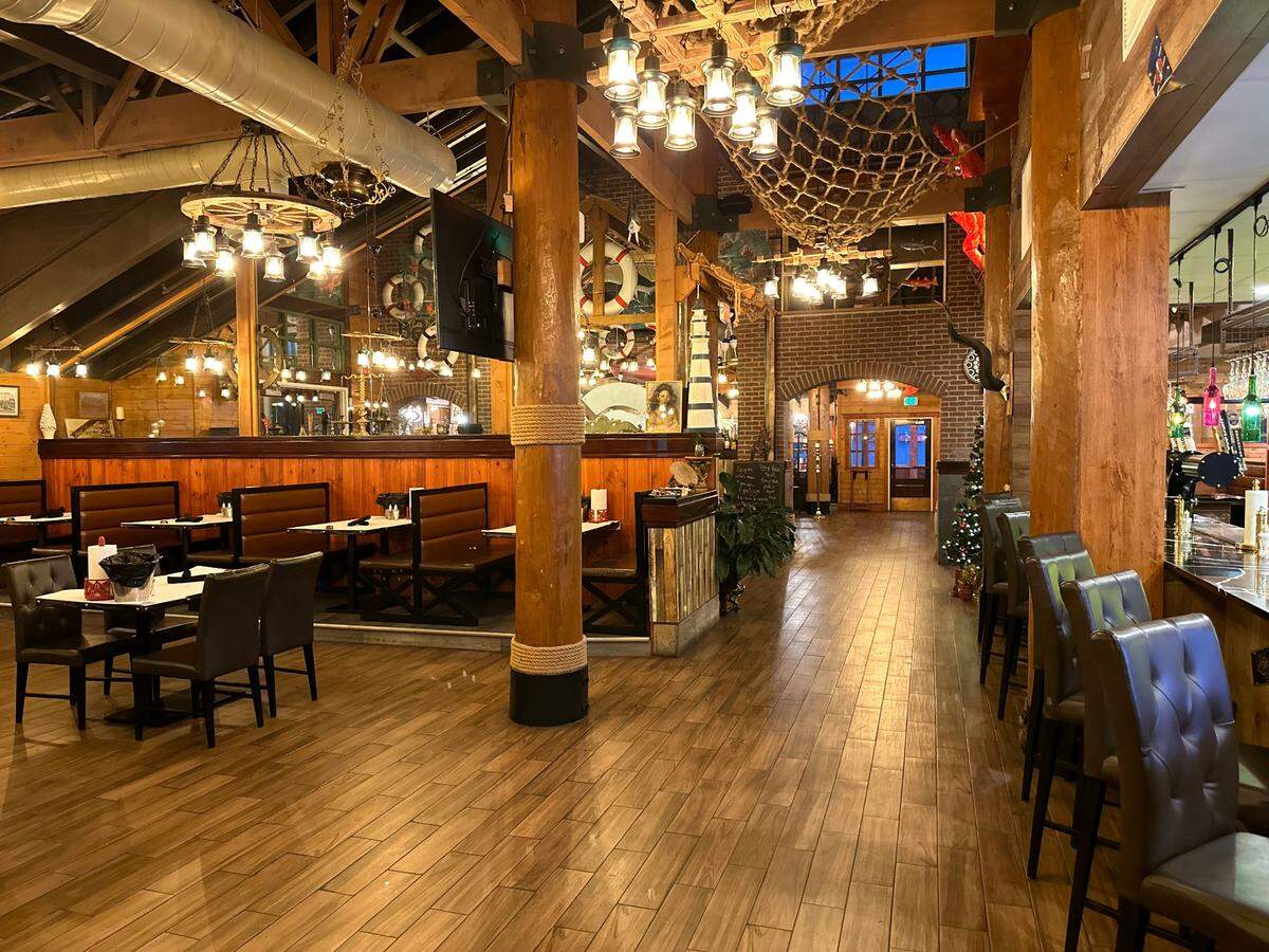 Country Bay Bistro’s interior will look familiar to former customers of the recently retired O’Crab Cajun Seafood.