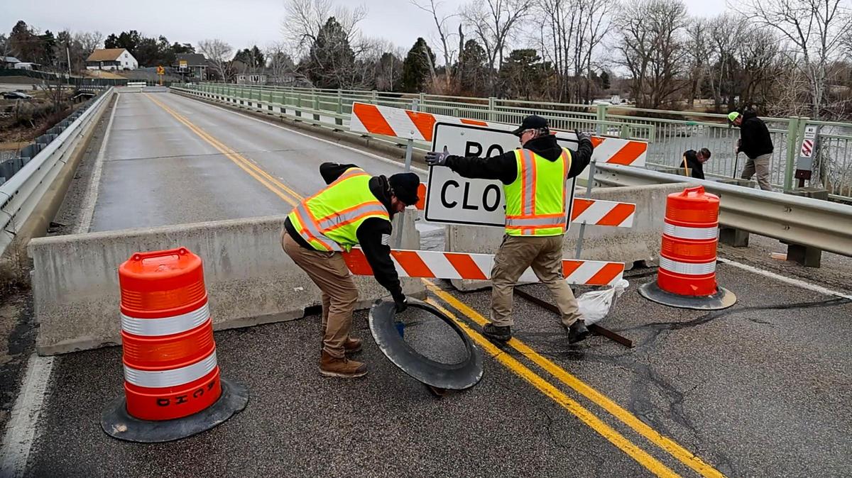 ACHD crews close Eckert Road Bridge after a recent inspection cited “widespread structural decay,” according to an ACHD press release issued, Friday, Jan. 31, 2025. The bridge spans the Boise River at Barber Park.