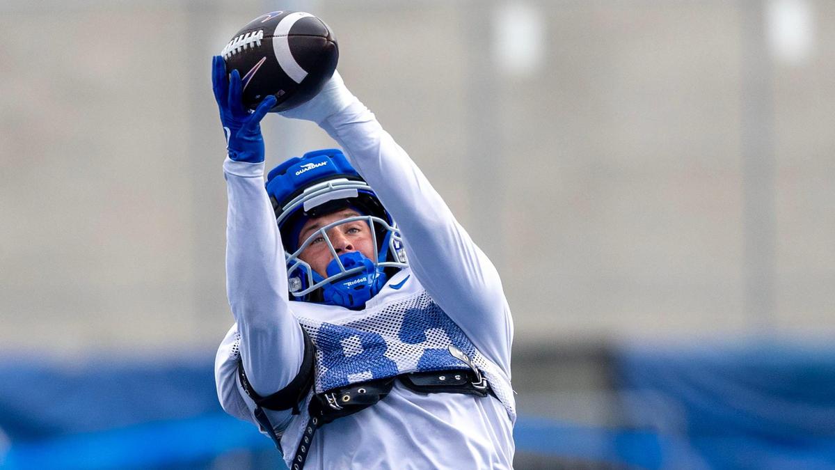 Boise State wide receiver Ben Ford is in the running for a starting wide receiver job heading into week 1 of the 2025 season.