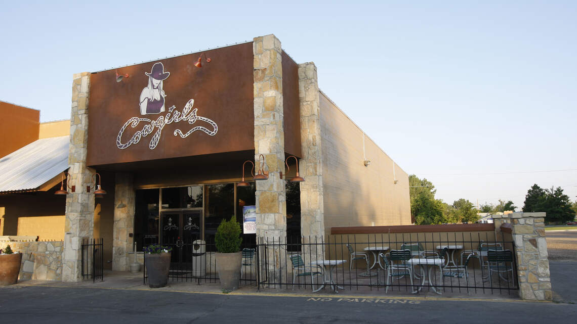 Lawsuit from ex-Boise State, NFL player sheds light on Kuna country bar’s changes