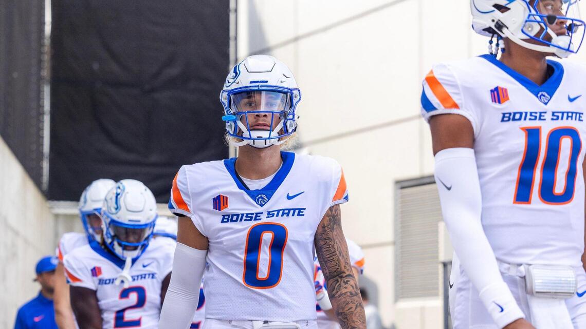 Will Boise State start freshman QB or savvy lefty in LA Bowl against UCLA on Saturday?