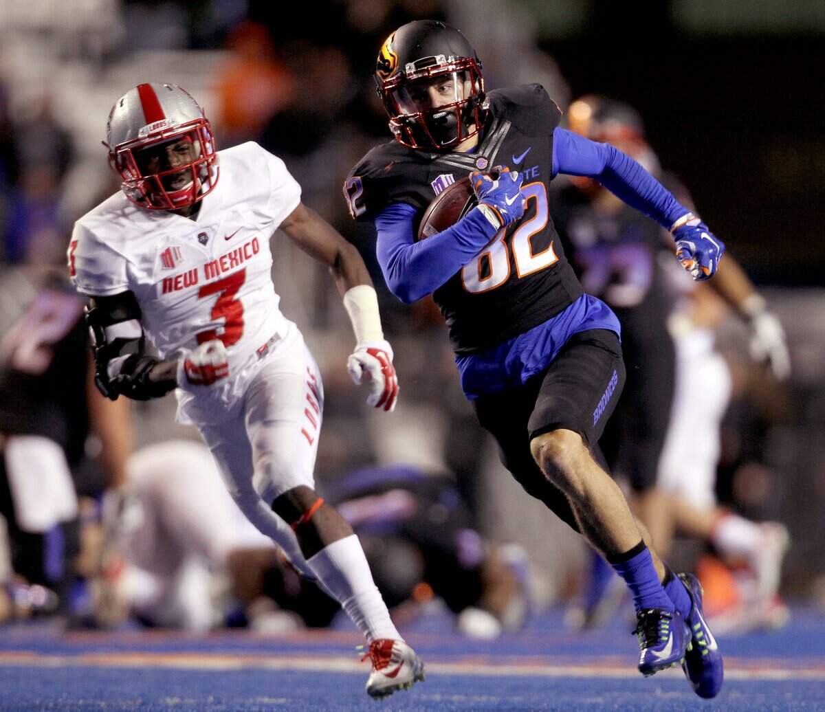 Former Boise State wide receiver Thomas Sperbeck takes off after a reception against New Mexico in 2015 — one of 20 he had in that game.
