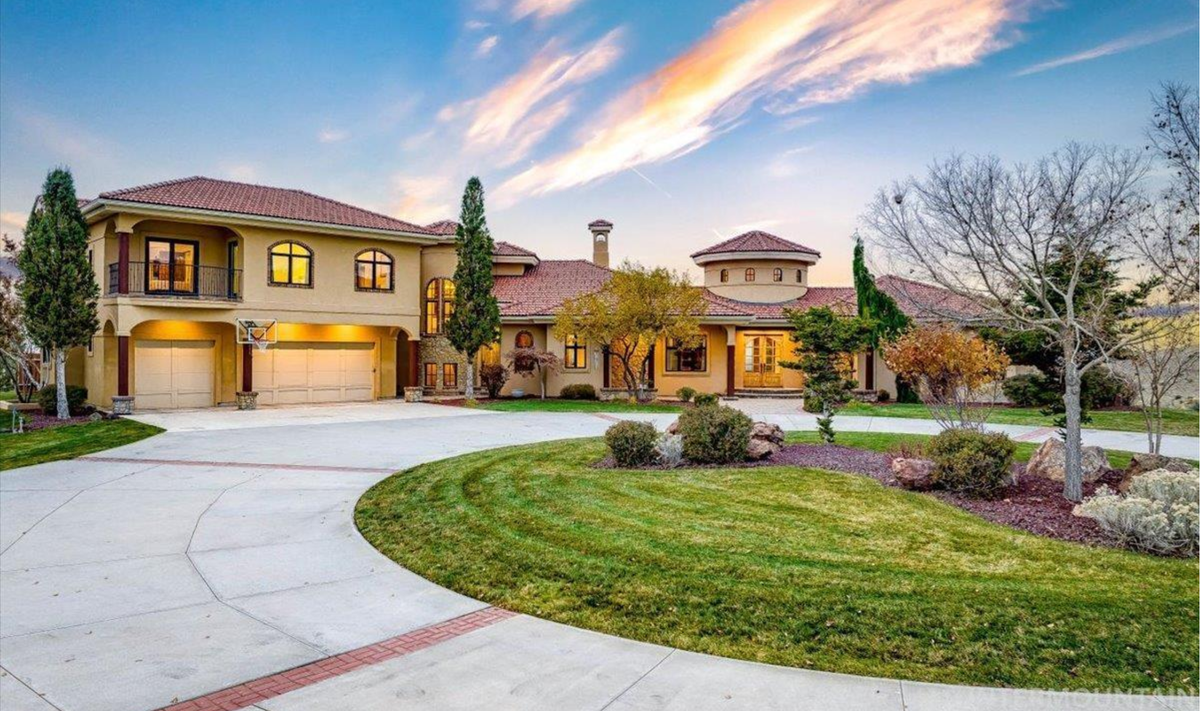 4800 E. Wildhorse Lane