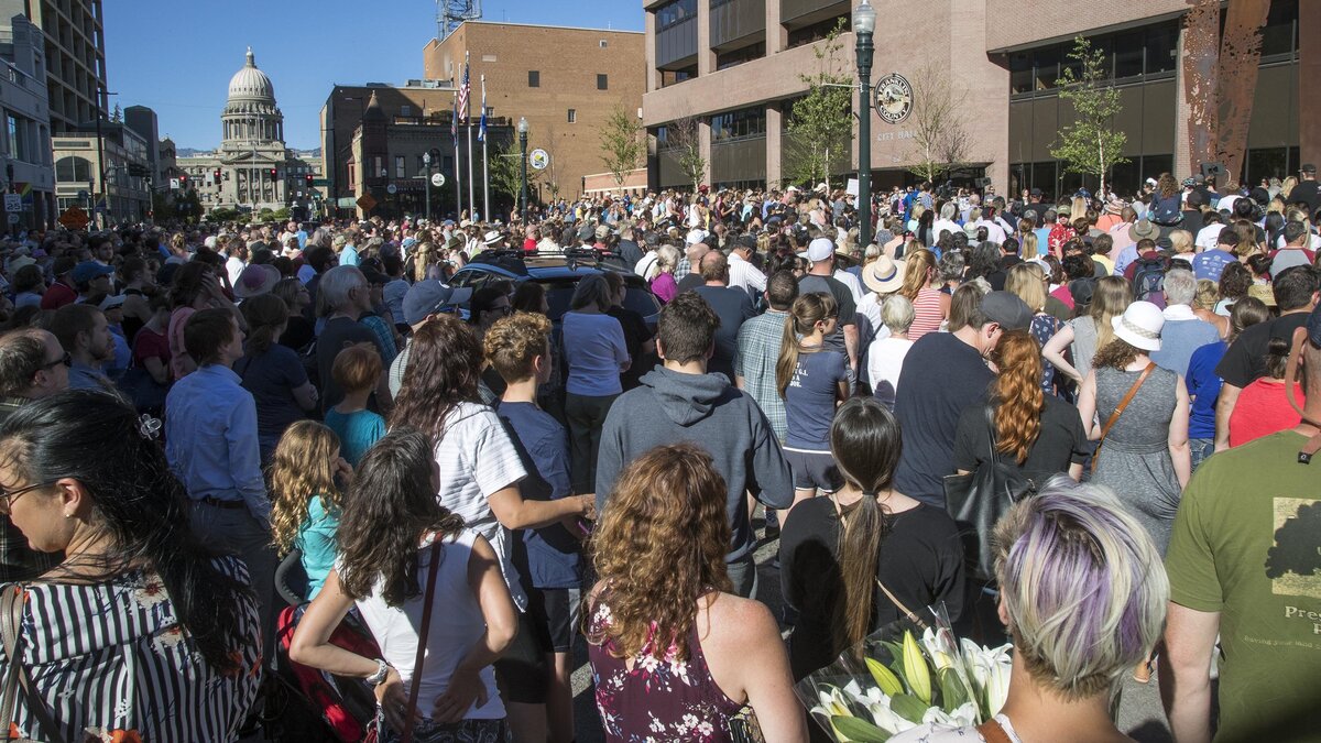 Hundreds of Treasure Valley residents gathered at City Hall on Monday to support the refugee community and the victims of the mass stabbing in Boise on Saturday.