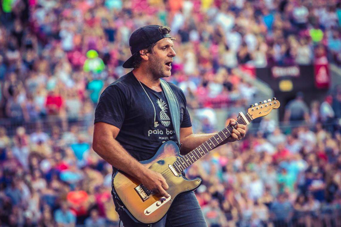 Billy Currington will play on the final night.