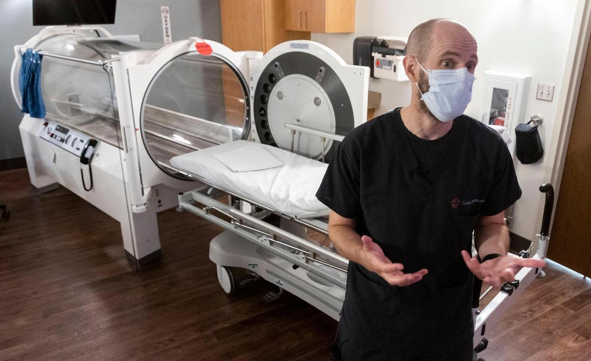Dr. Jason Quinn, medical director for the Saint Alphonsus Wound Healing & Hyperbaric Medicine, explains the benefits and safety requirements for high pressure oxygen therapy.