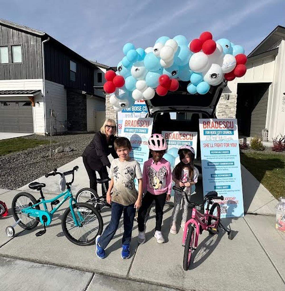 Lynn Bradescu  at a Trunk or Treat event during her campaign. 