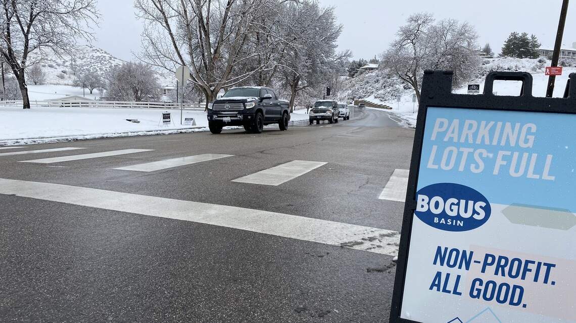 Bogus Basin parking lots hit capacity thanks to 13 inches of fresh weekend snow