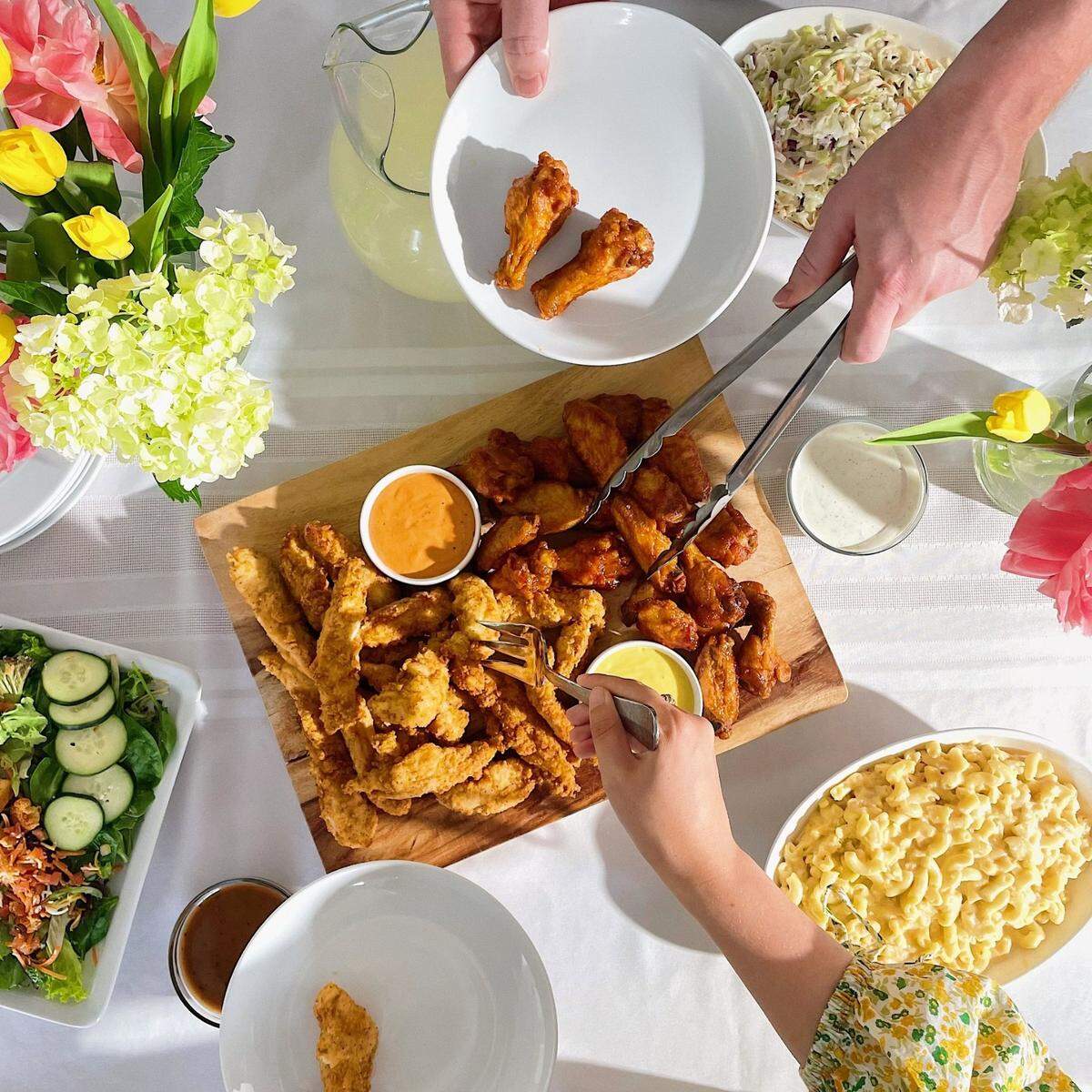 With a menu of tenders, wings, salads, wraps and desserts, Slim Chickens offers in-house dining, drive-thru, takeout, catering and delivery.