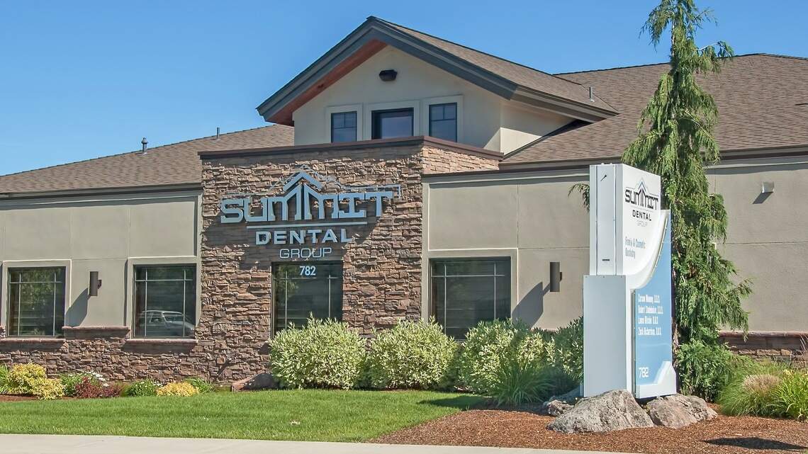 2019 Best Dental Care: Summit Dental Group