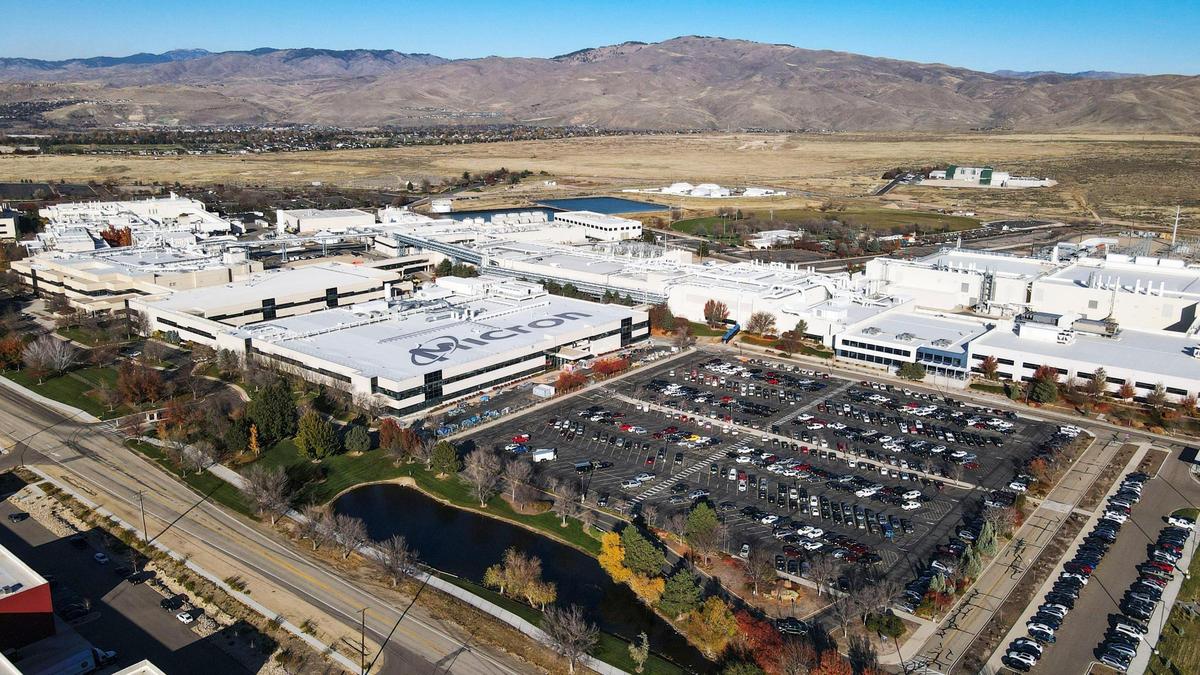 Micron’s headquarters in Southeast Boise. Employees face a Nov. 15 deadline for getting vaccinated.