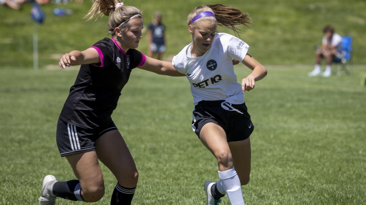 Kyndra Lyons scored the only goal for the U-15 Boise Thorns girls as they won their Far West regional semifinal game Saturday. Above, she dribbles past the Billings (Montana) United defense on Wednesday.