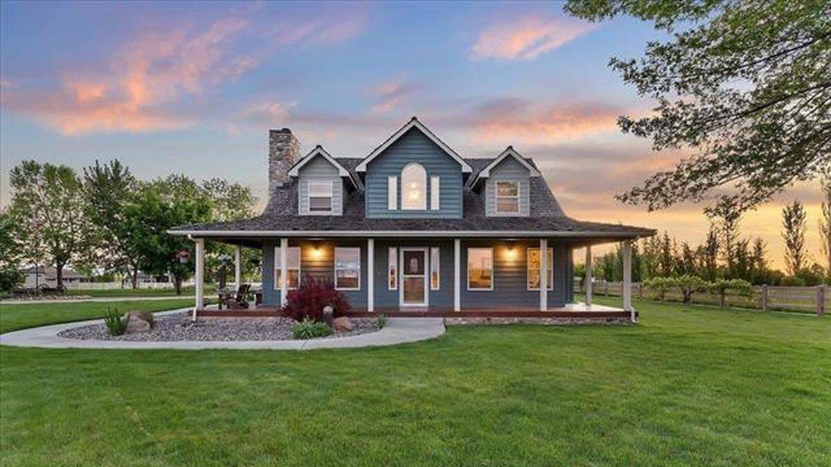 3001 S Ten Mile Road was built in 1994 and sits just a 4.5 mile drive from downtown Meridian.