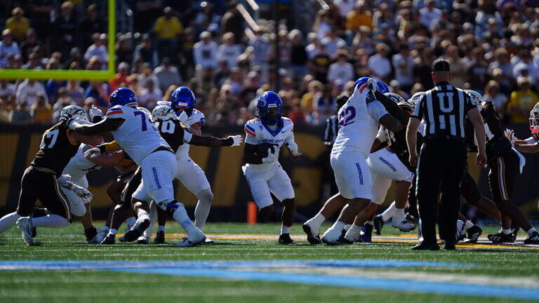 Boise State shuts out Western Michigan in first half as Dylan Riley takes control