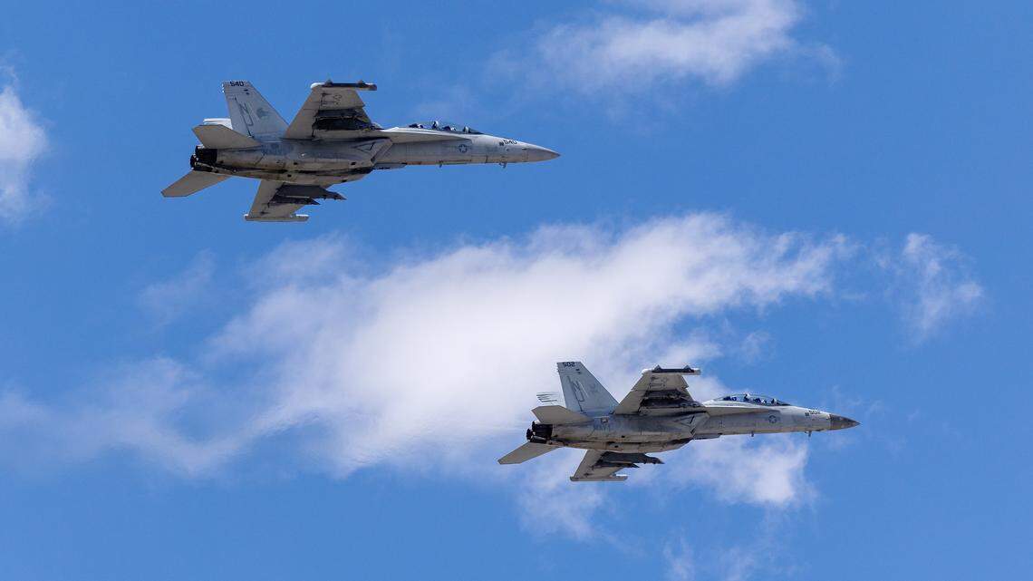 Idaho spectator films the moment two fighter jets collide — and four crew eject