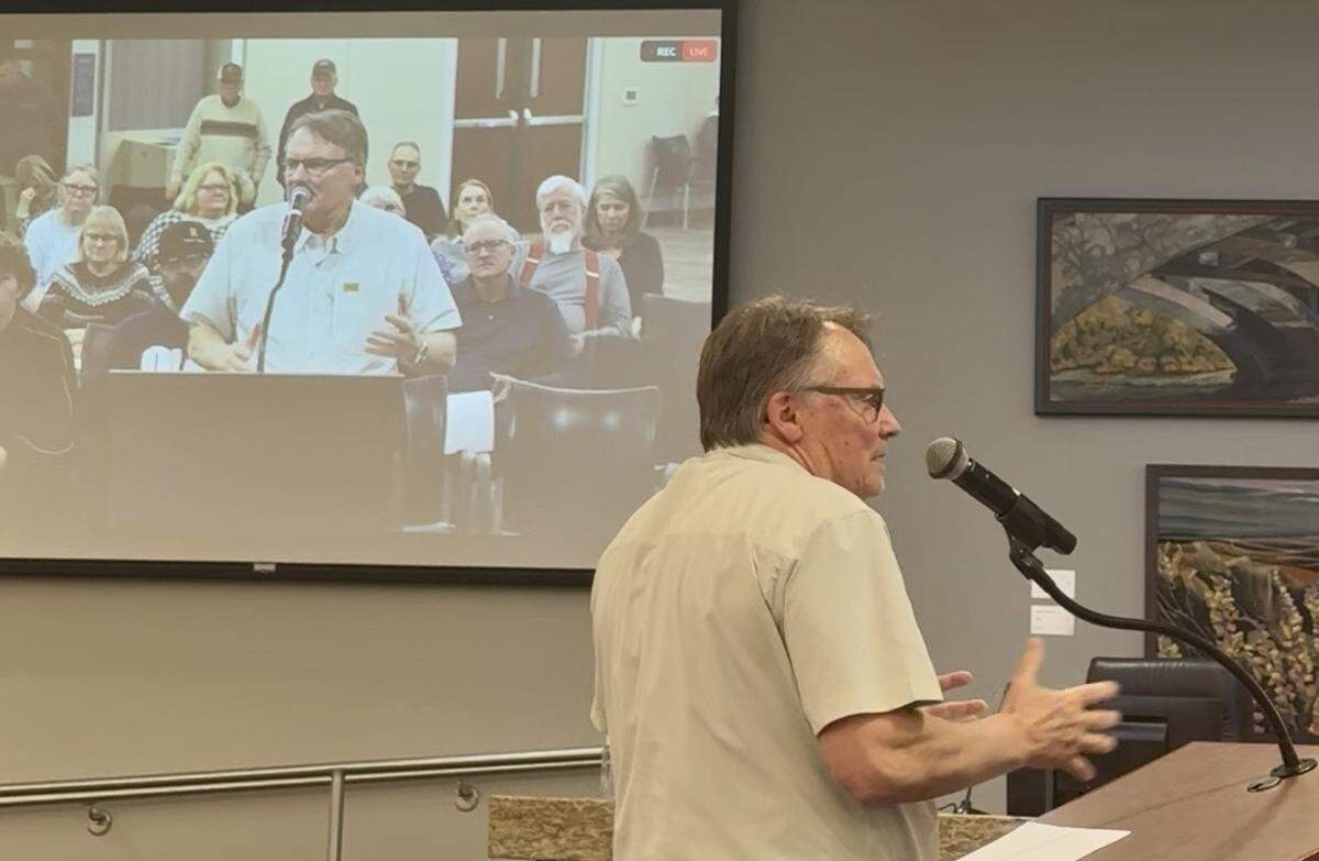 Steve Neighbors testifies before the Boise Planning and Zoning Commission about Mountain View Church of the Brethren’s plan to build a dorm for at-risk men.