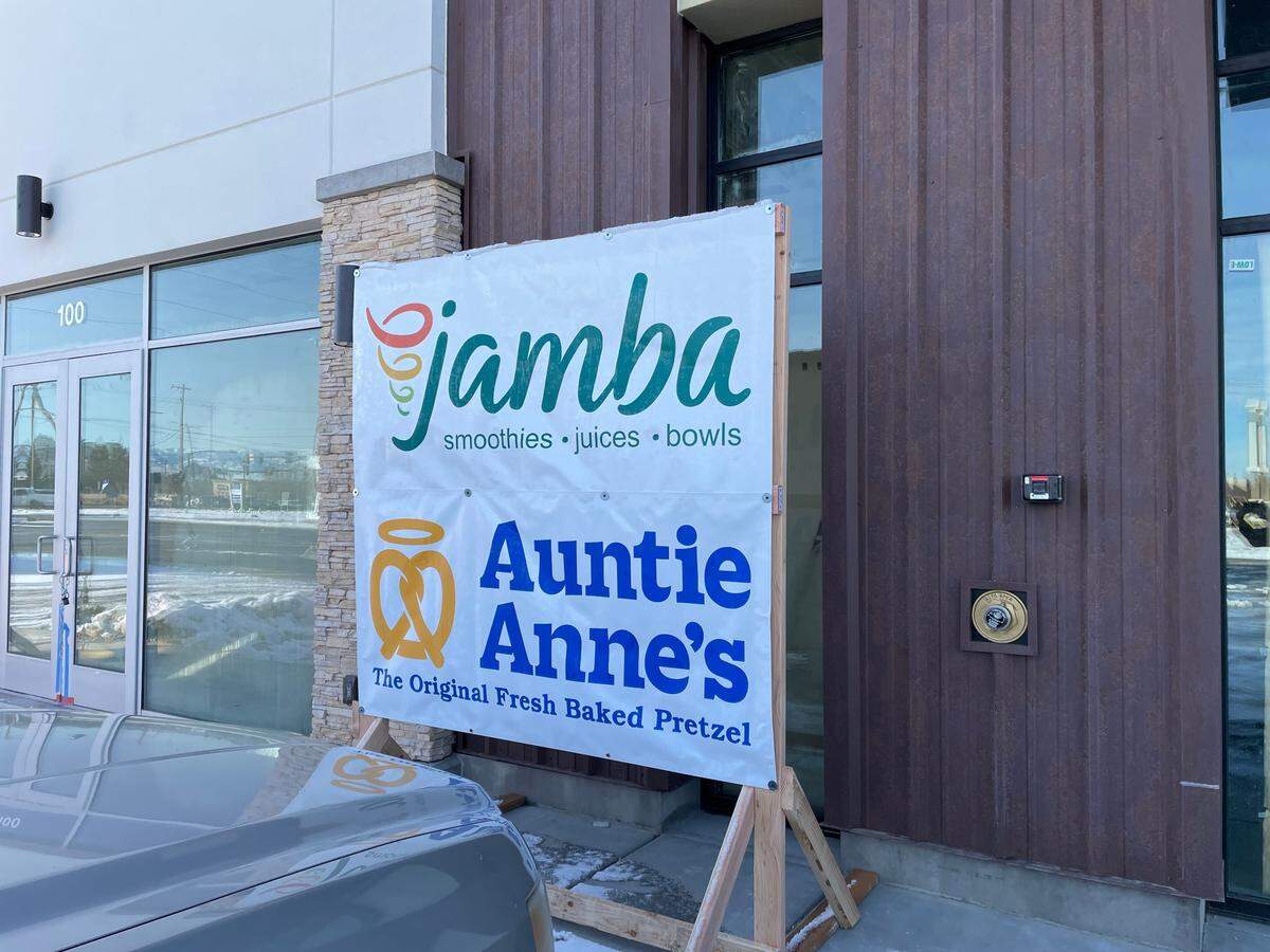 A sign indicates that Jamba and Auntie Anne’s are on the way in Meridian.