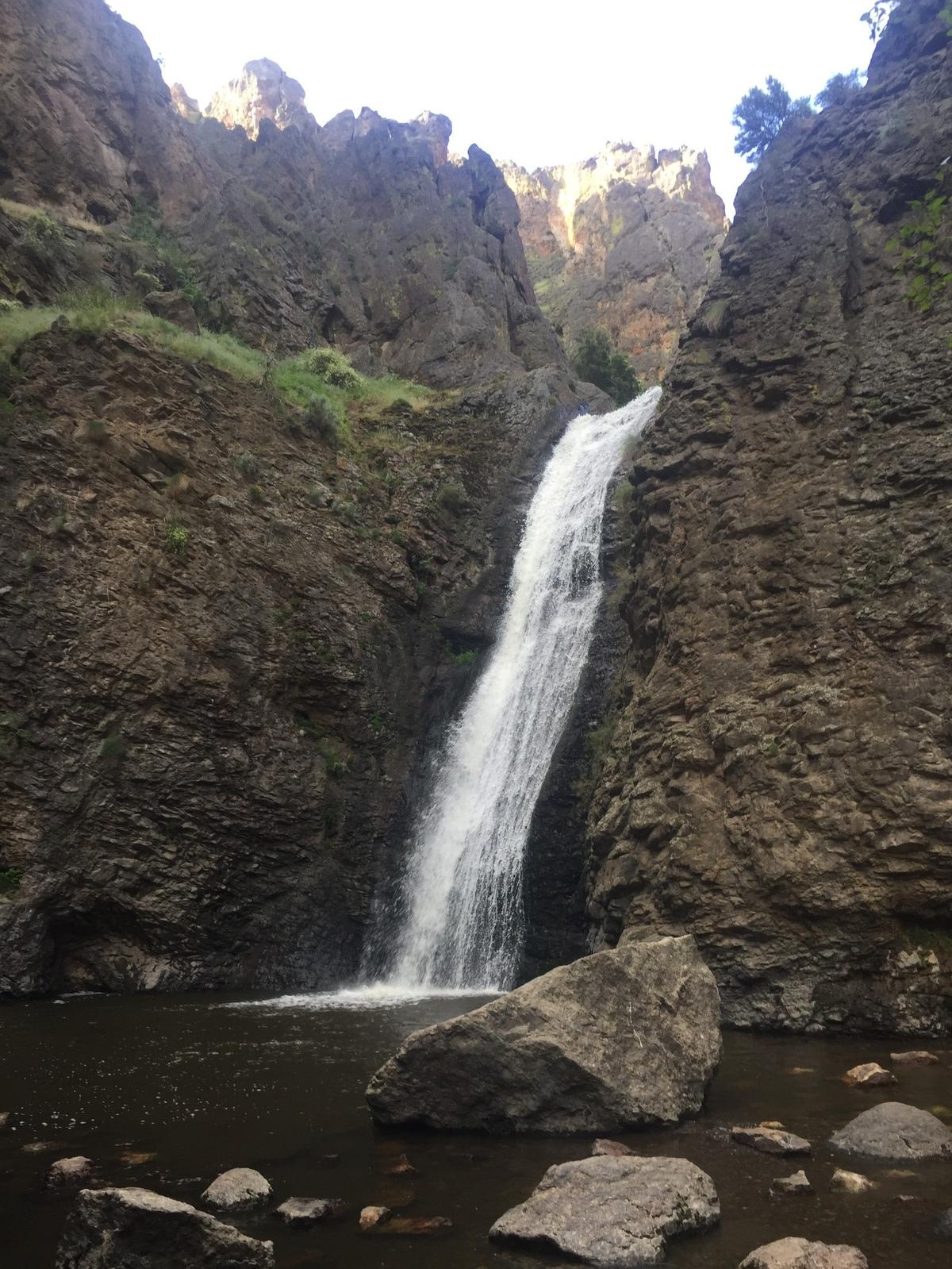Jump Creek Falls near Marsing is a popular hiking destination that leads to a waterfall. Hikers should beware of slippery rocks and poison ivy, as well as rattlesnakes in the summer.