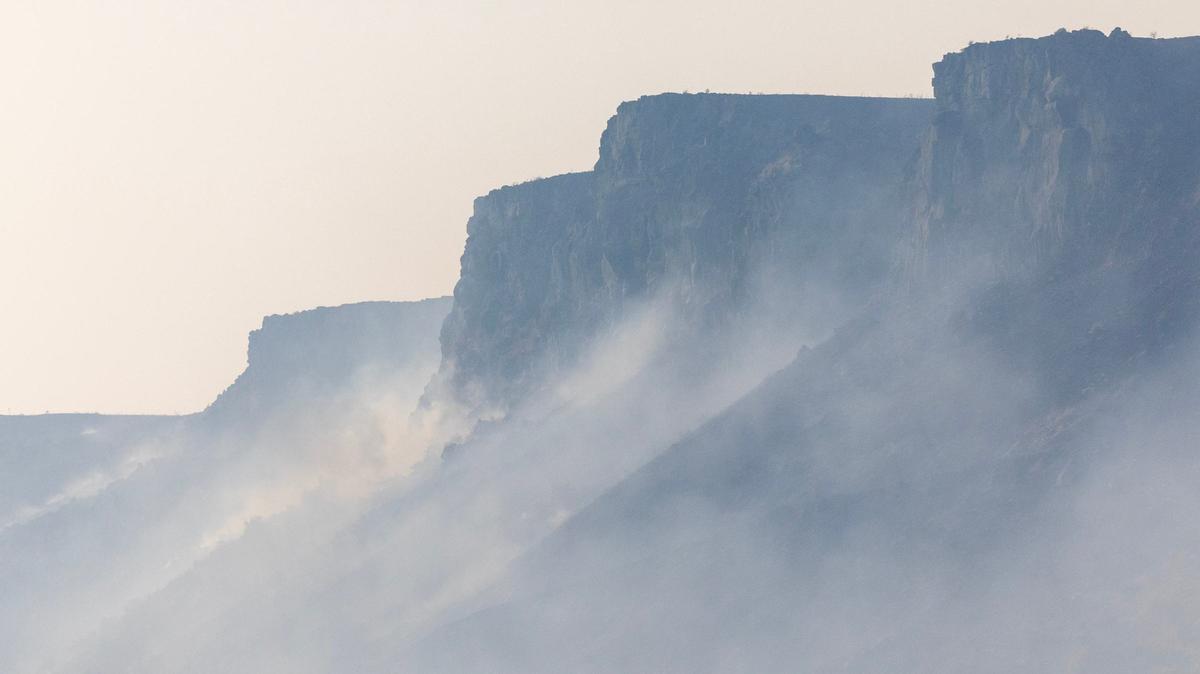 The Plex Fire burns near Diversion Dam in Boise.