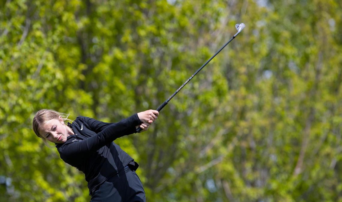 Vallivue’s Claire Hall won the 4A district title as a freshman and looks to climb back to the top this fall as a junior.