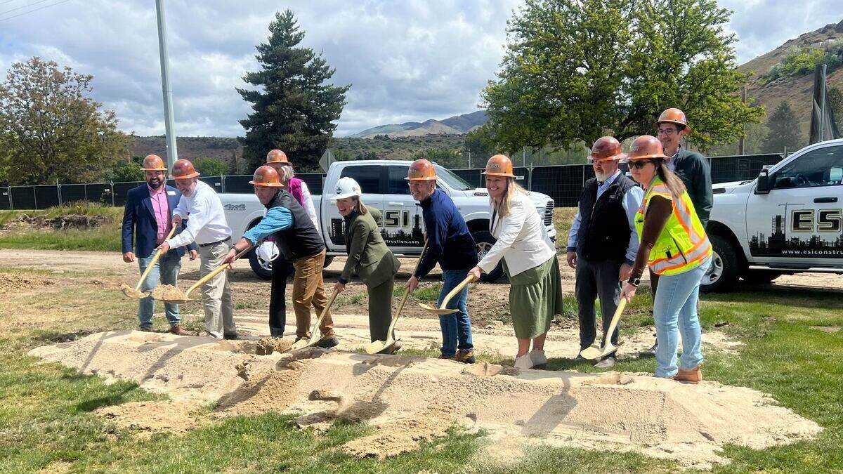 Mayor Lauren McLean, members of City Council and the director of Boise Parks and Recreation broke ground on the new clubhouse Thursday at Warm Springs Golf Course.