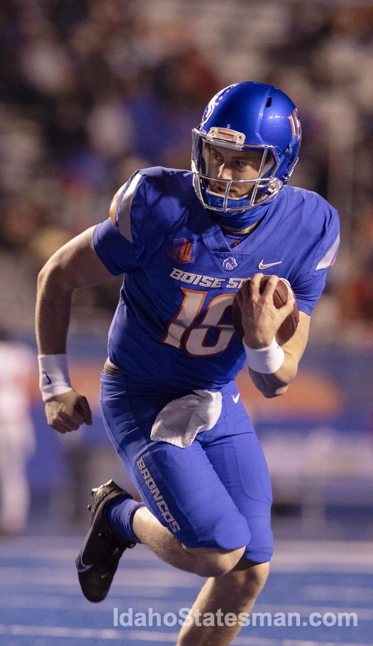 Boise State quarterback Jack Sears scores a rushing touchdown in the fourth quarter of the Broncos’ 37-0 win over New Mexico.