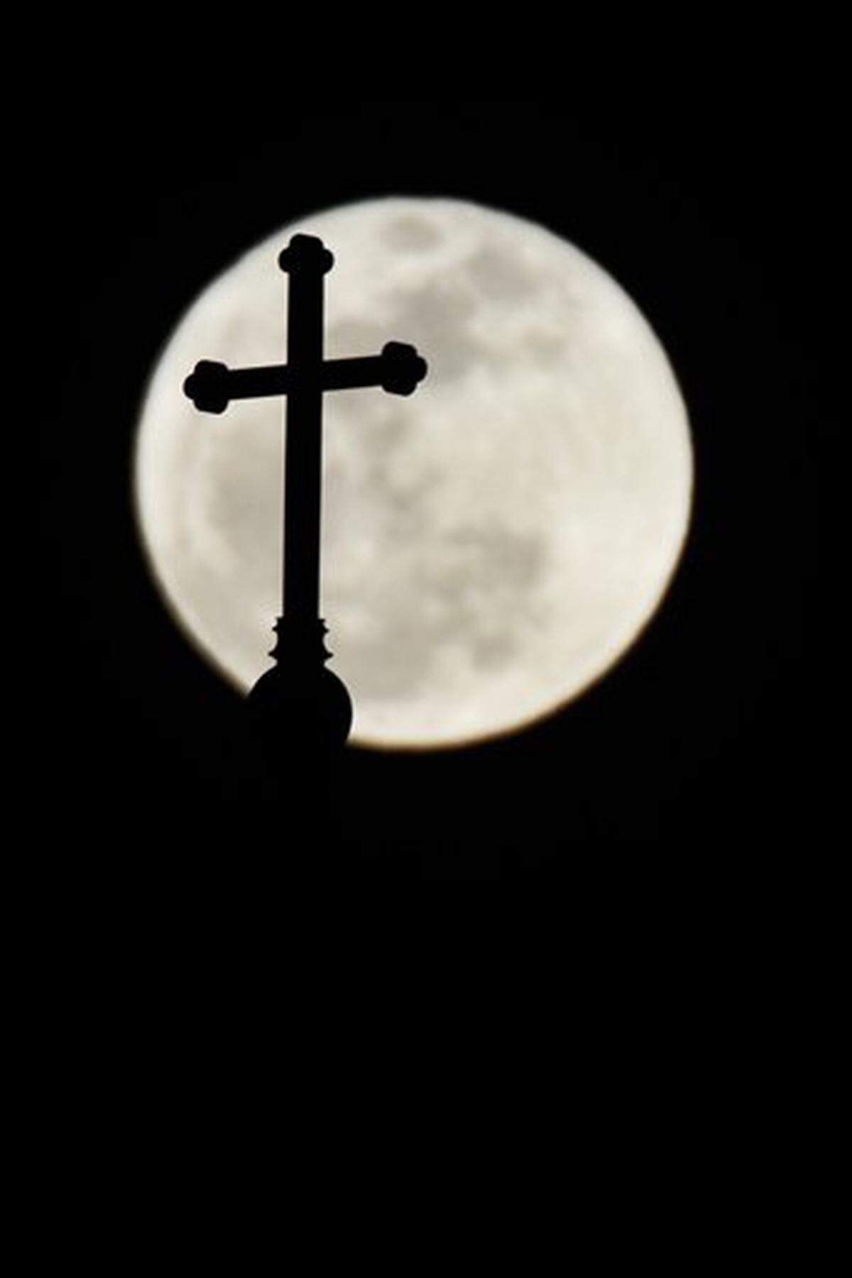Easter Moon
