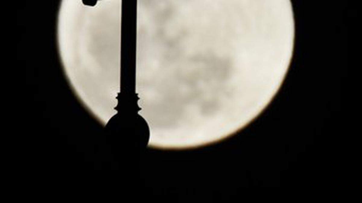 Easter Moon