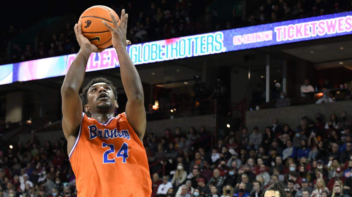 Abu Kigab was 9-for-11 from the free-throw line and finished with 19 points to lead Boise State in a 58-52 win over Washington State on Wednesday at Spokane Arena.
