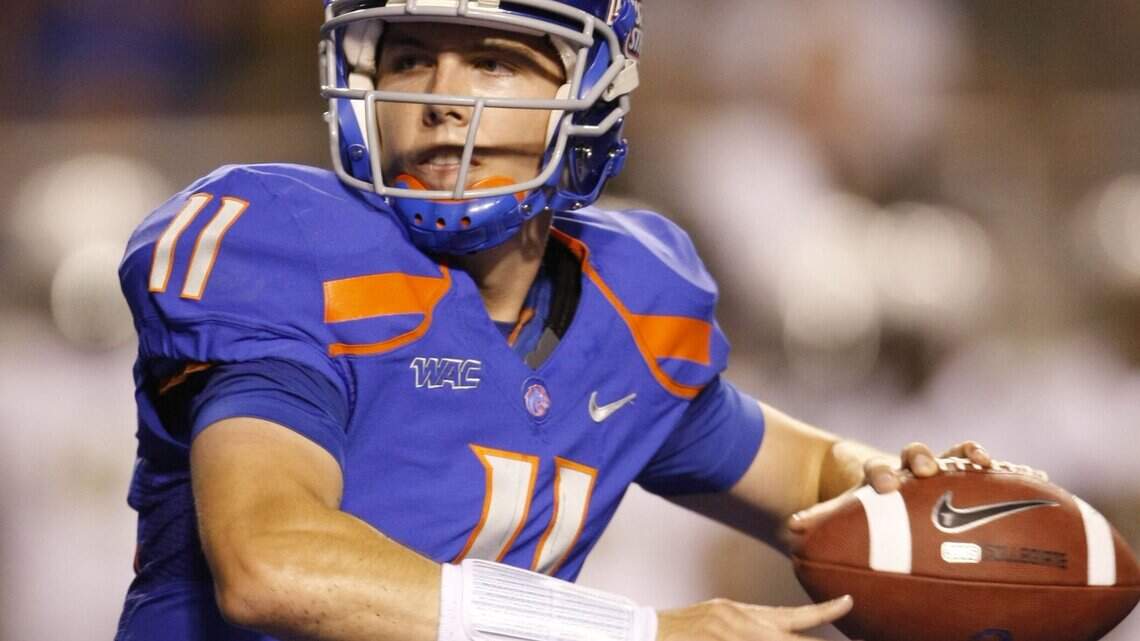He is a Boise State giant. Now an 11-foot-tall statue will honor this QB