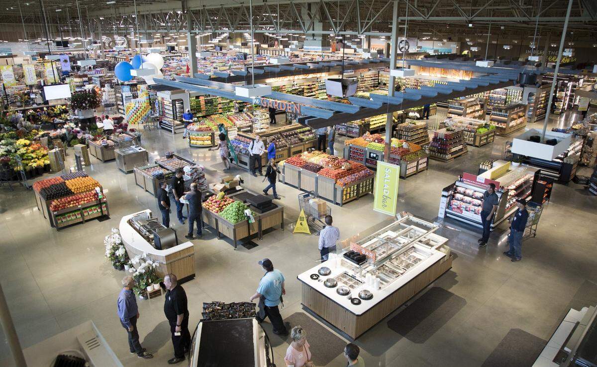 Albertsons’ store on Broadway in Boise was one of its first aimed at upscale, gourmet shoppers, the kind served by Whole Foods Market.