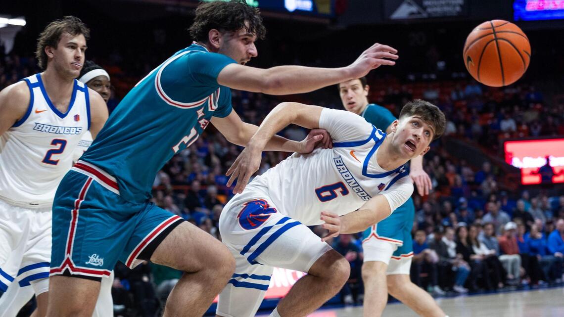 Boise State freshman with ‘aura’ joins senior in career-high scoring to beat New Mexico