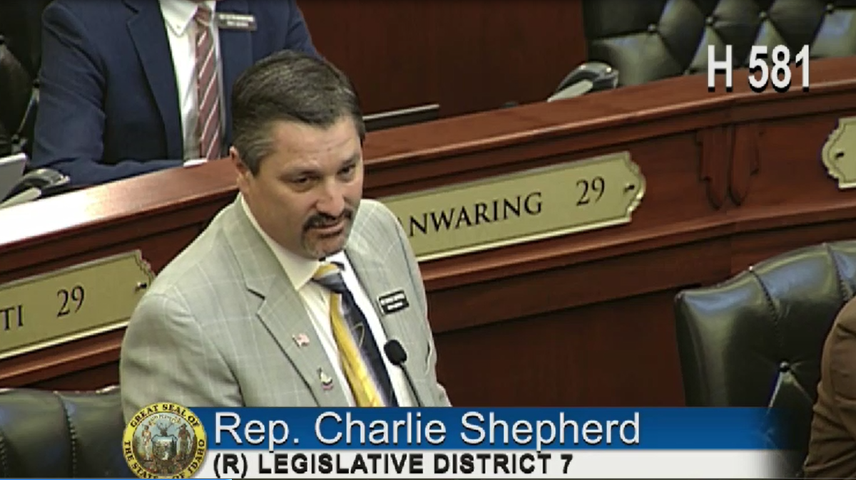 Rep. Charlie Shepherd speaks in favor of his bill to make it a misdemeanor for employers to require COVID-19 vaccination.