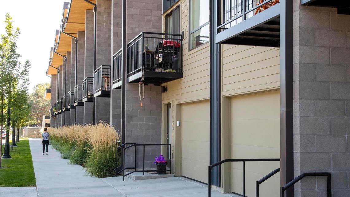 The developer deChase Miksis build the Ash+River Townhomes, which include 34 “workforce housing” units priced toward those making 80% and 120% of area median income, or individuals making between $41,900 and $62,850. A one-bedroom apartment currently goes for $1,385 per month. Housing is considered “affordable” if it costs less than one third of a renter’s monthly salary.